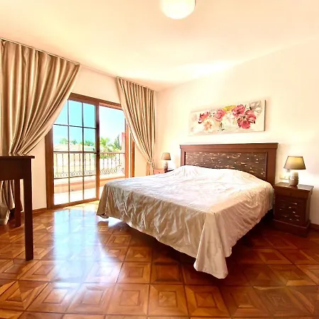 Del Duque With Private Pool Vila *