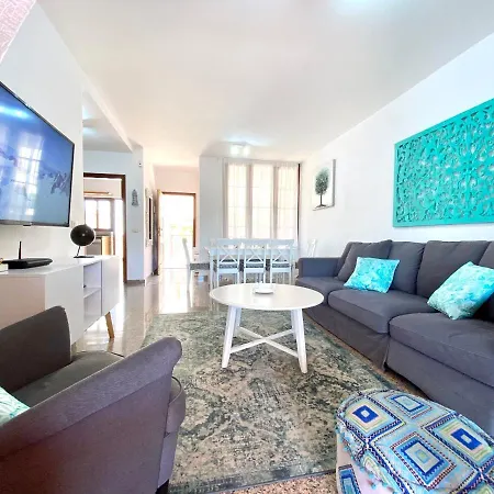 Del Duque With Private Pool Villa *